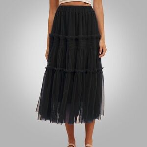Chic Black Tulle Tiered Midi Skirt in Black